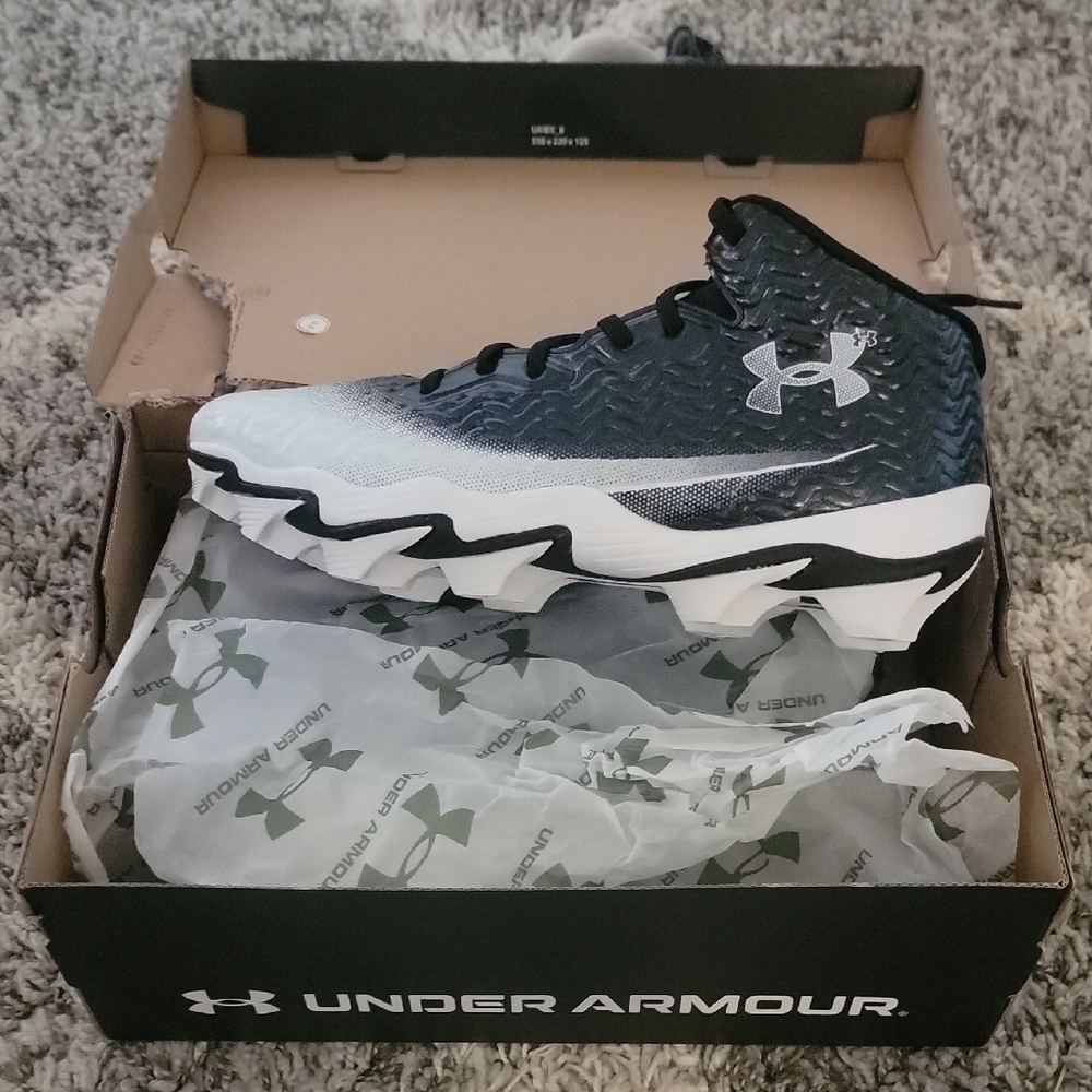 NIB Under Armour Football Cleats